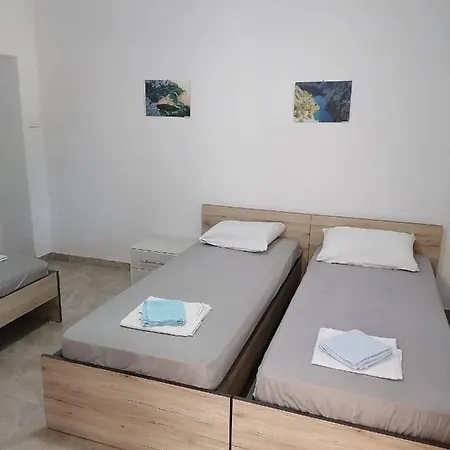 Apartman Milan Obrovac Exterior photo